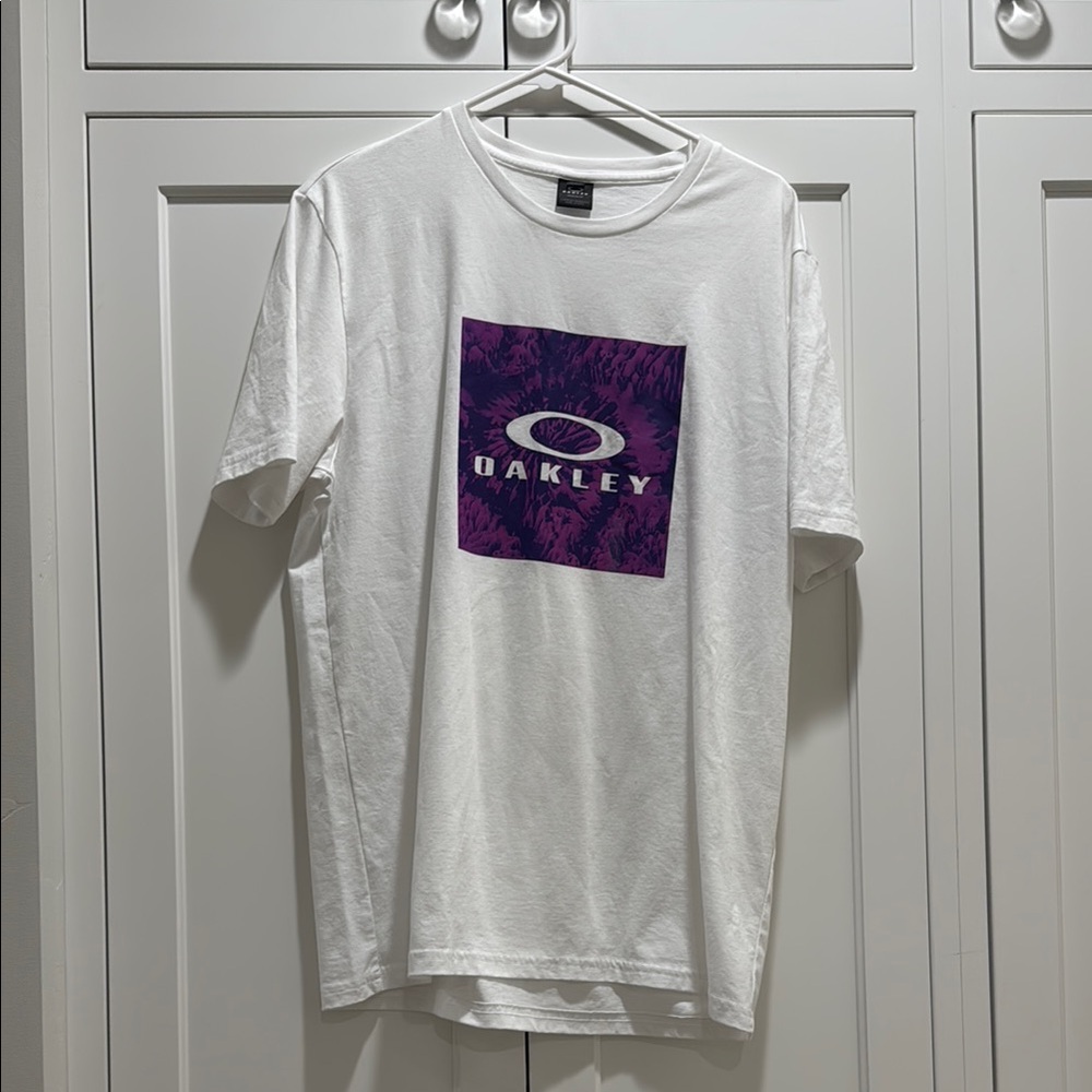 Oakley White and Purple Men's T-Shirt